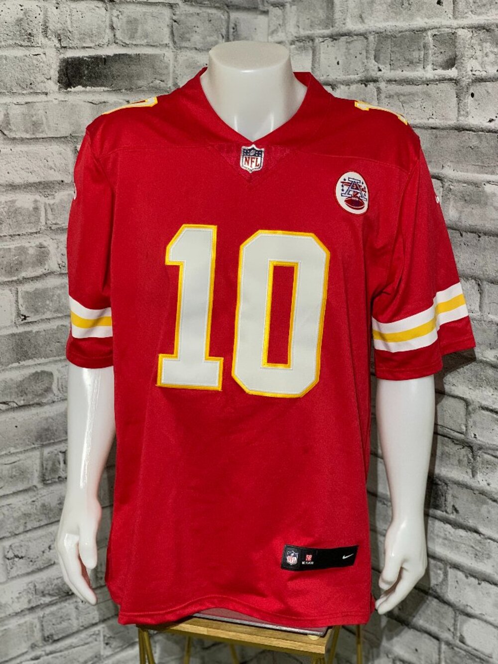 Kansas City Chiefs Jersey Tyreek Hill #10 Mens Large Red Nike NFL Football Fan
